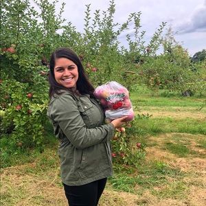 Meet your Posher, Courtney